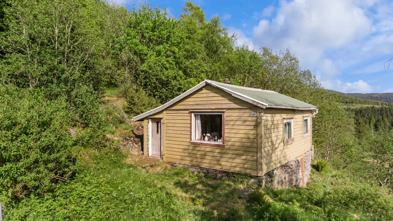 Secluded Mountain Retreat near Bergen